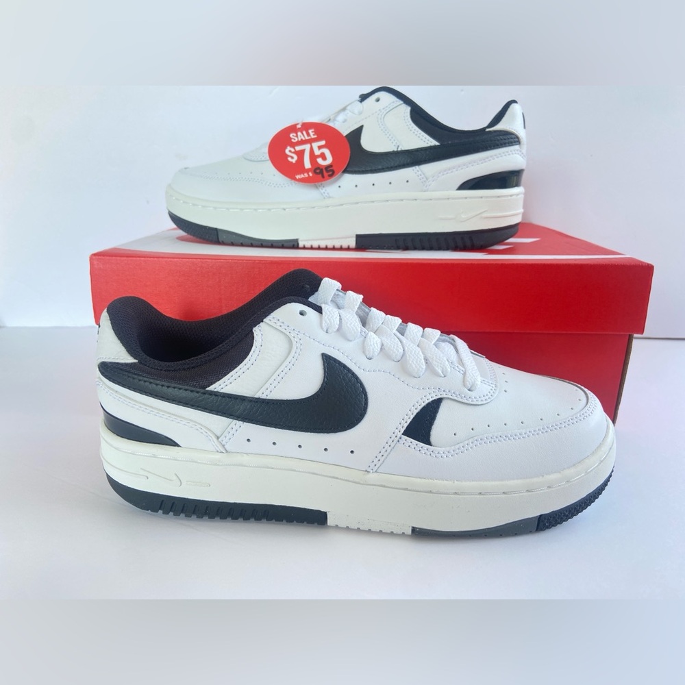 Nike Women’s Gamma Force Size 8| Black & White, NWT